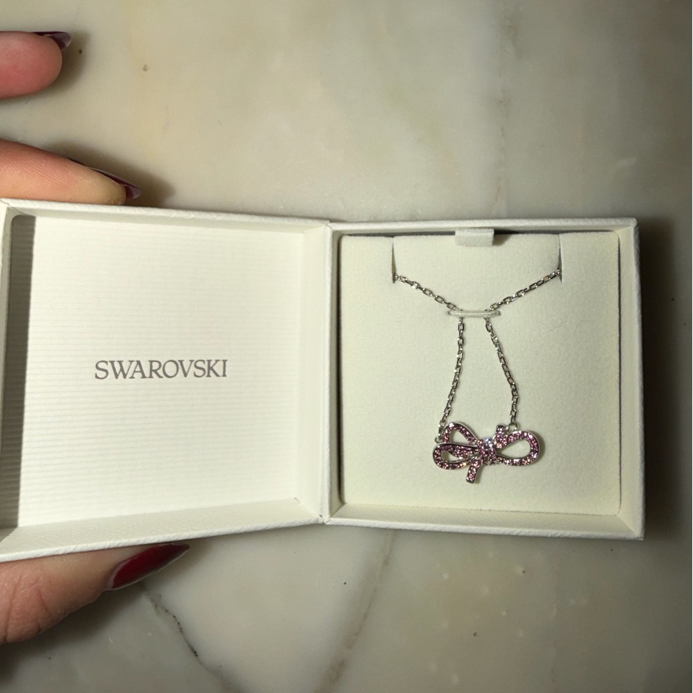 Swarovski Pink Crystal Bow Necklace Silver Adjustable Unworn in Original Box - Picture 5 of 5